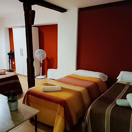Corrala De San Anton. Sencillo Apartamento En Pleno Centro Granada Bagian luar foto