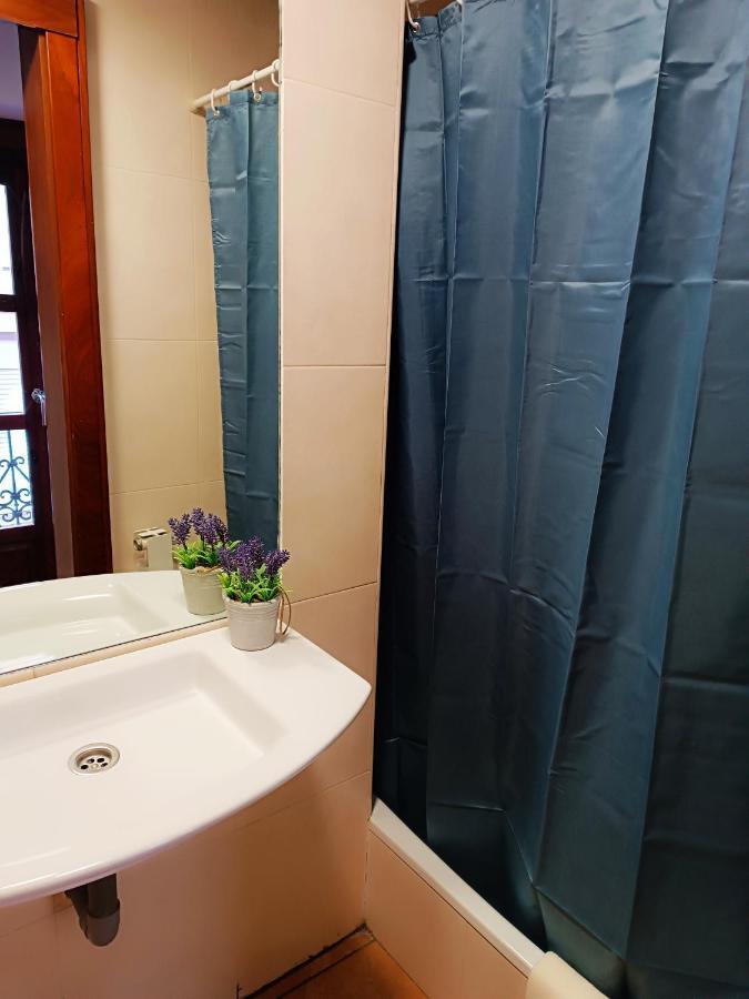 Corrala De San Anton. Sencillo Apartamento En Pleno Centro Granada Bagian luar foto